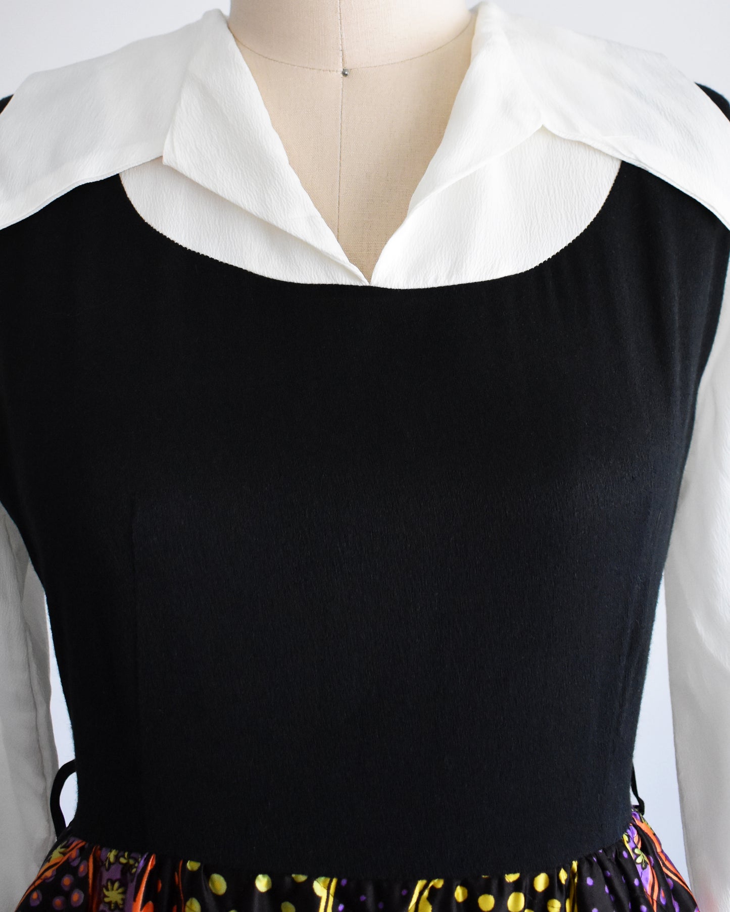 close up of the black and white collared bodice