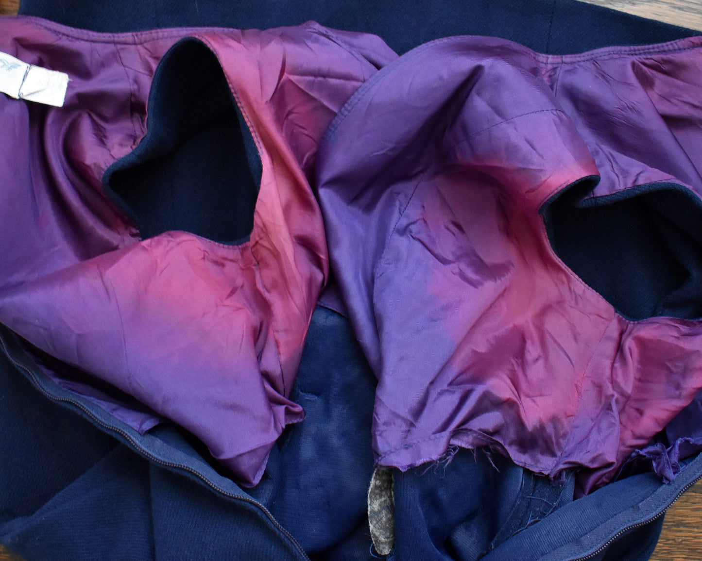 close up of the inside lining that has discolored from age/wear.