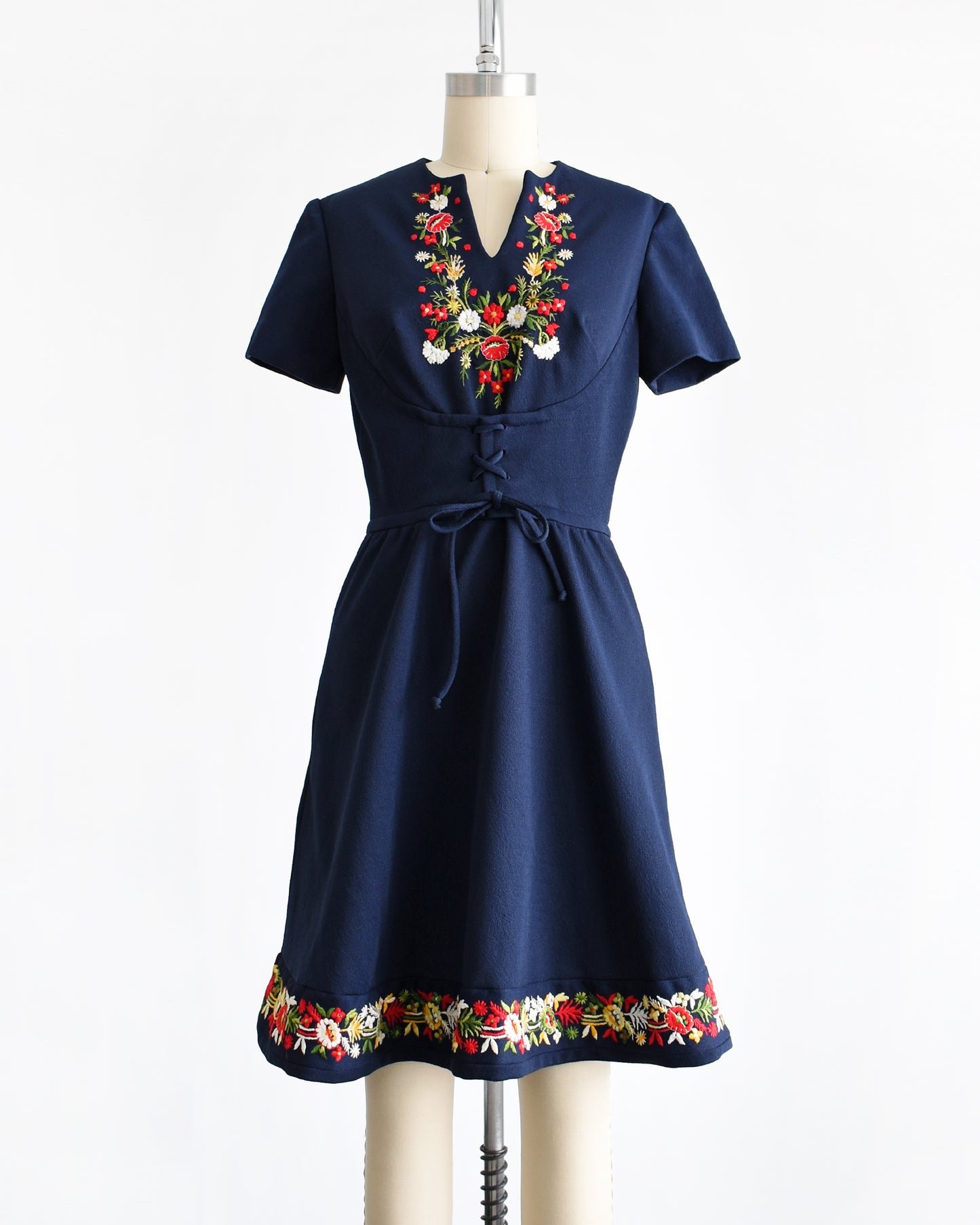 Vintage 1960s Floral Embroidered Folk Dress | small