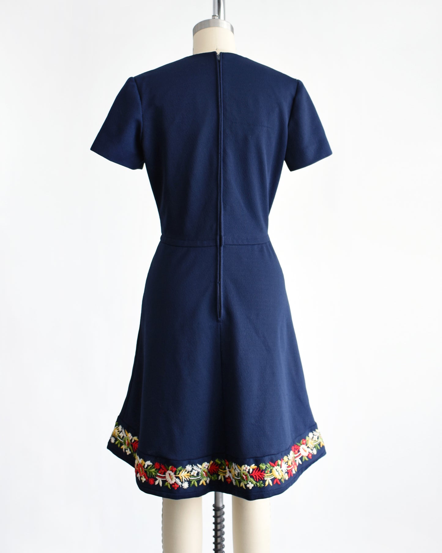 Vintage 1960s Floral Embroidered Folk Dress | small