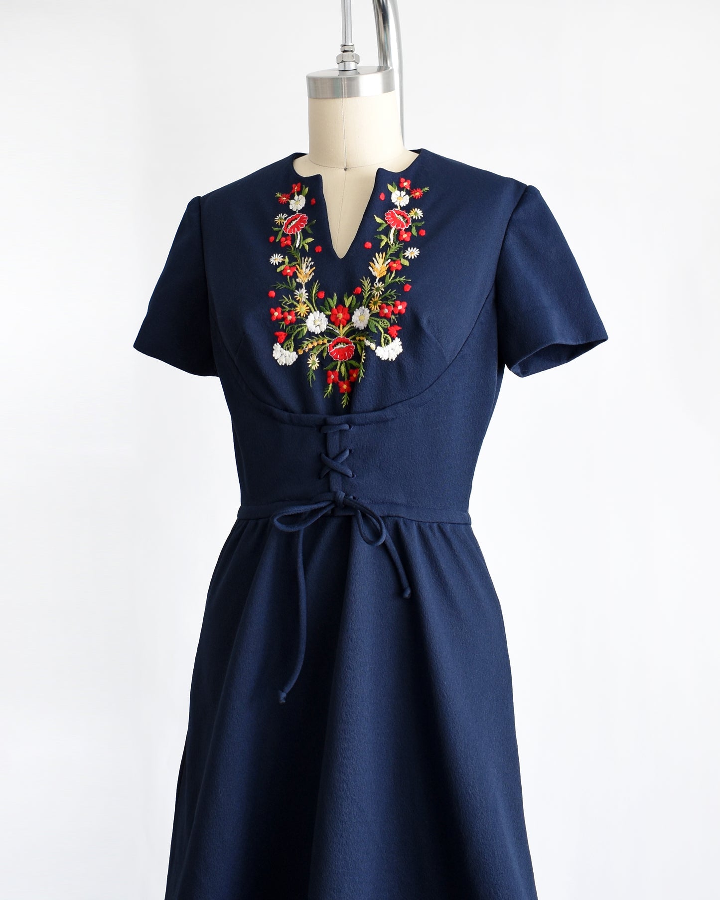 Vintage 1960s Floral Embroidered Folk Dress | small