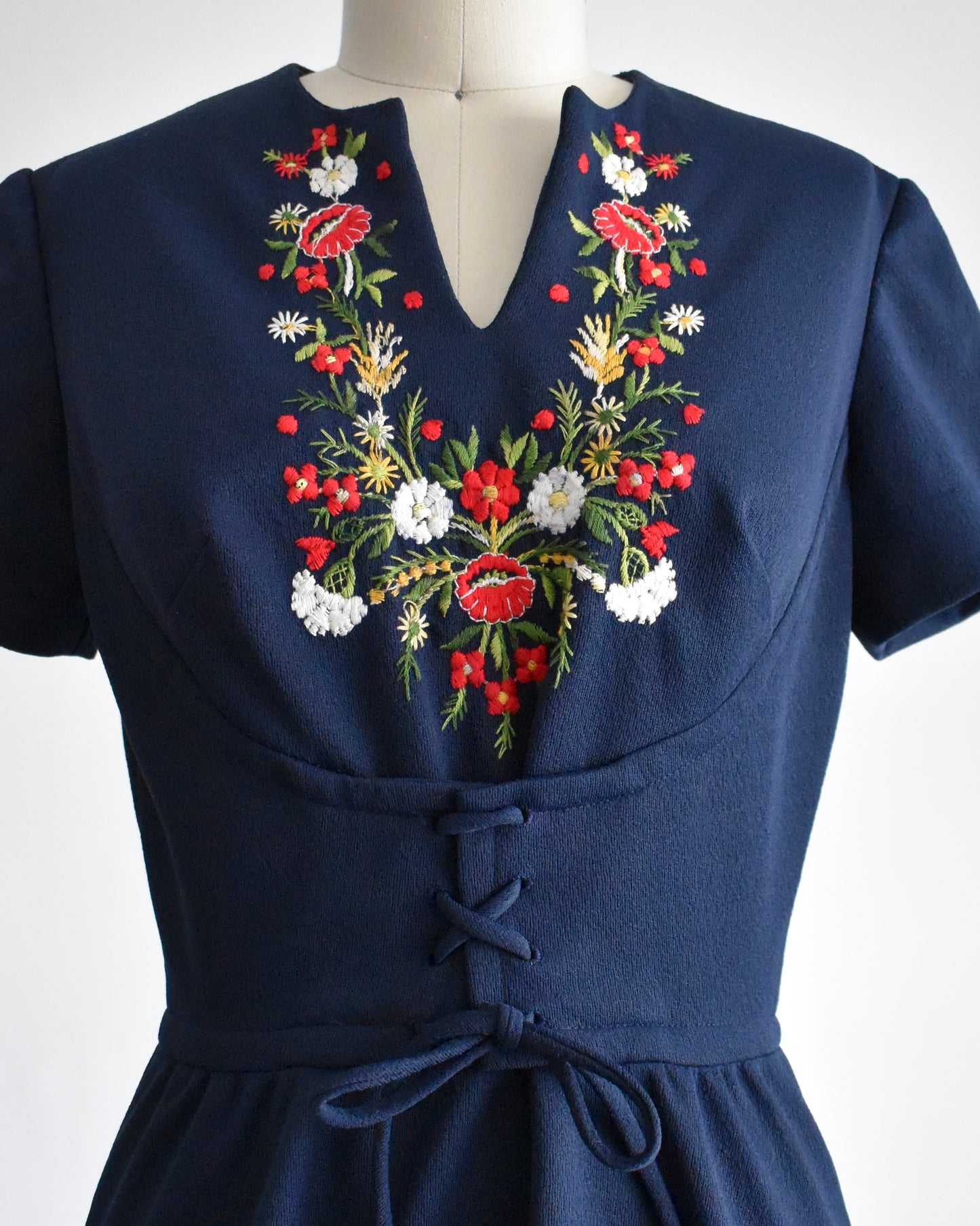 Vintage 1960s Floral Embroidered Folk Dress | small