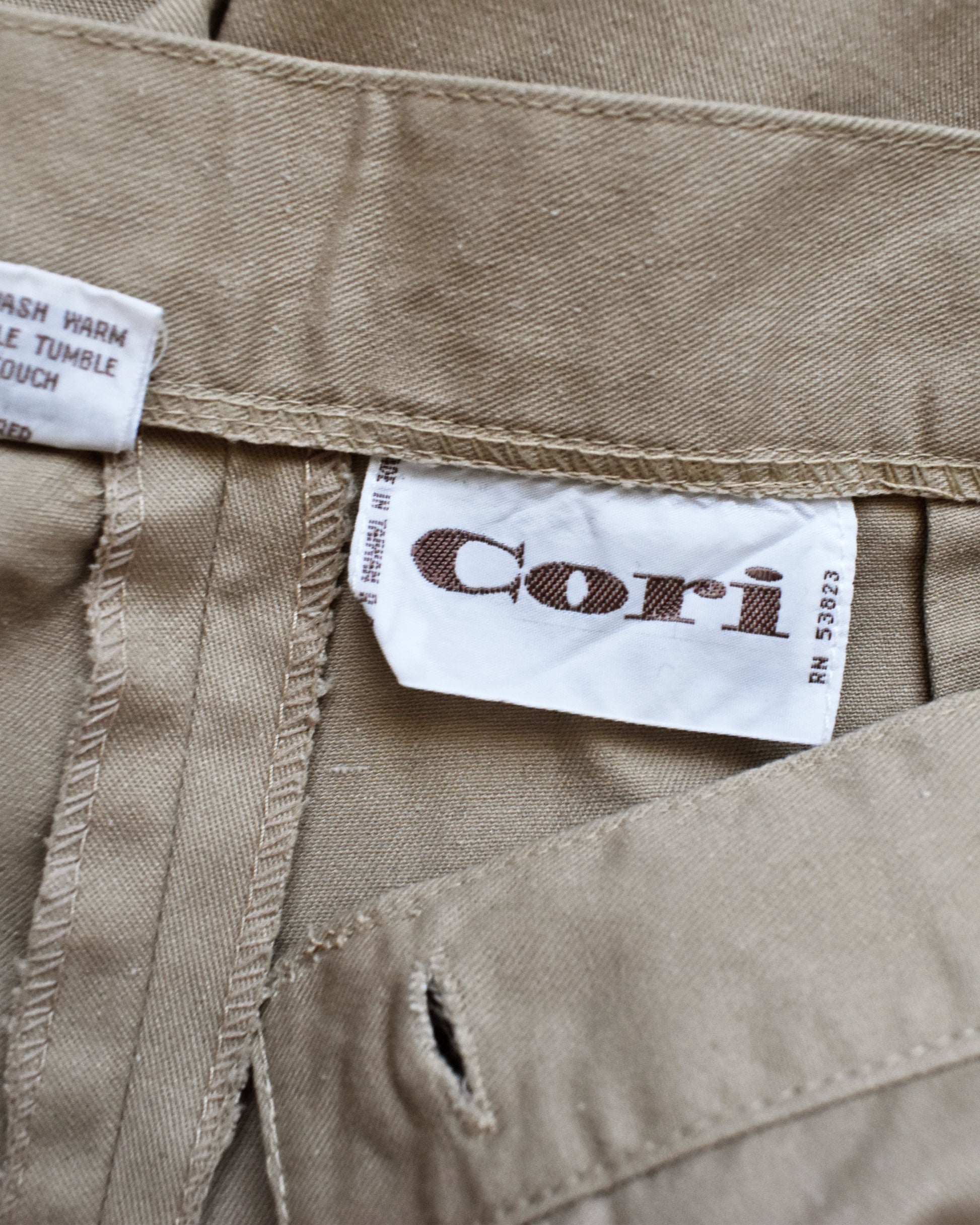 close up of the Cori label