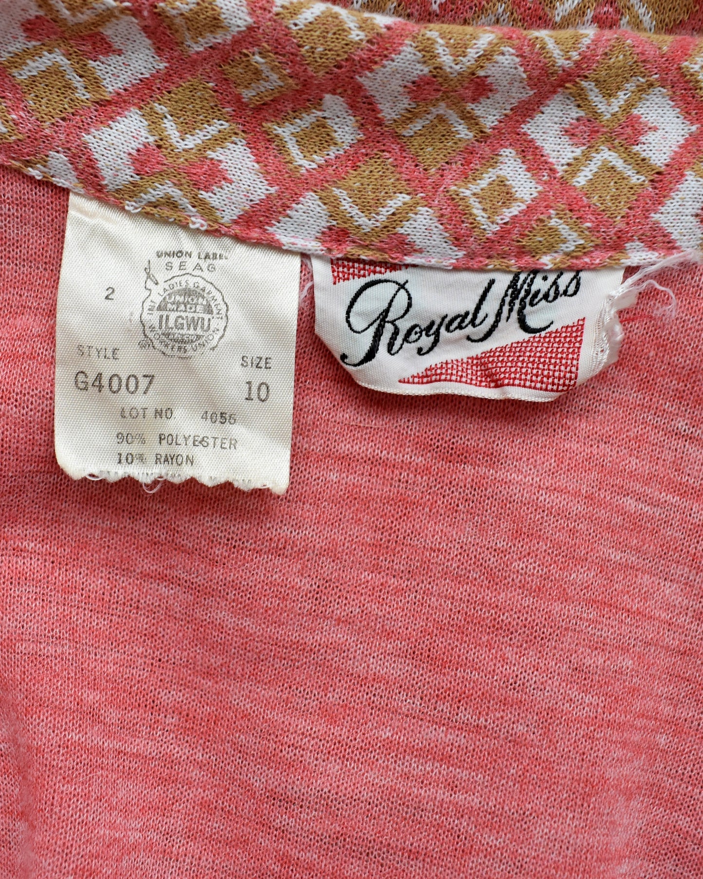 Close-up of the tag which says 'Royal Miss' 