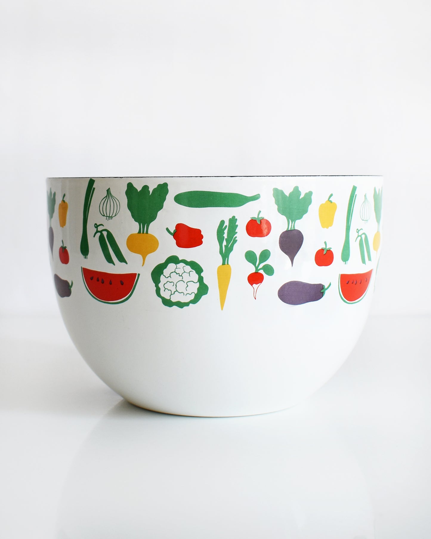 a vintage Kaj Franck for Arabia Finland vegetable & fruit enamel bow