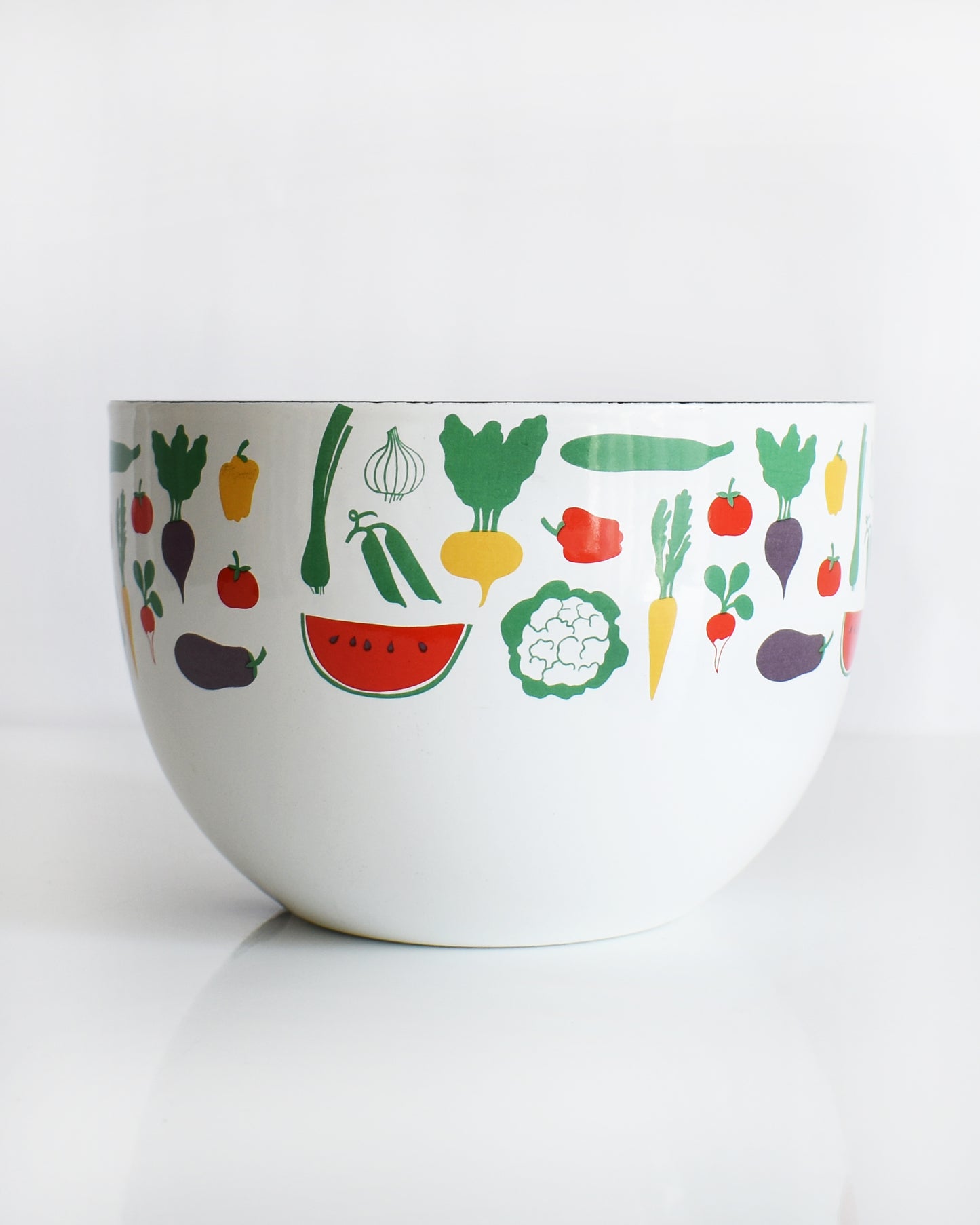 a vintage Kaj Franck for Arabia Finland vegetable & fruit enamel bow