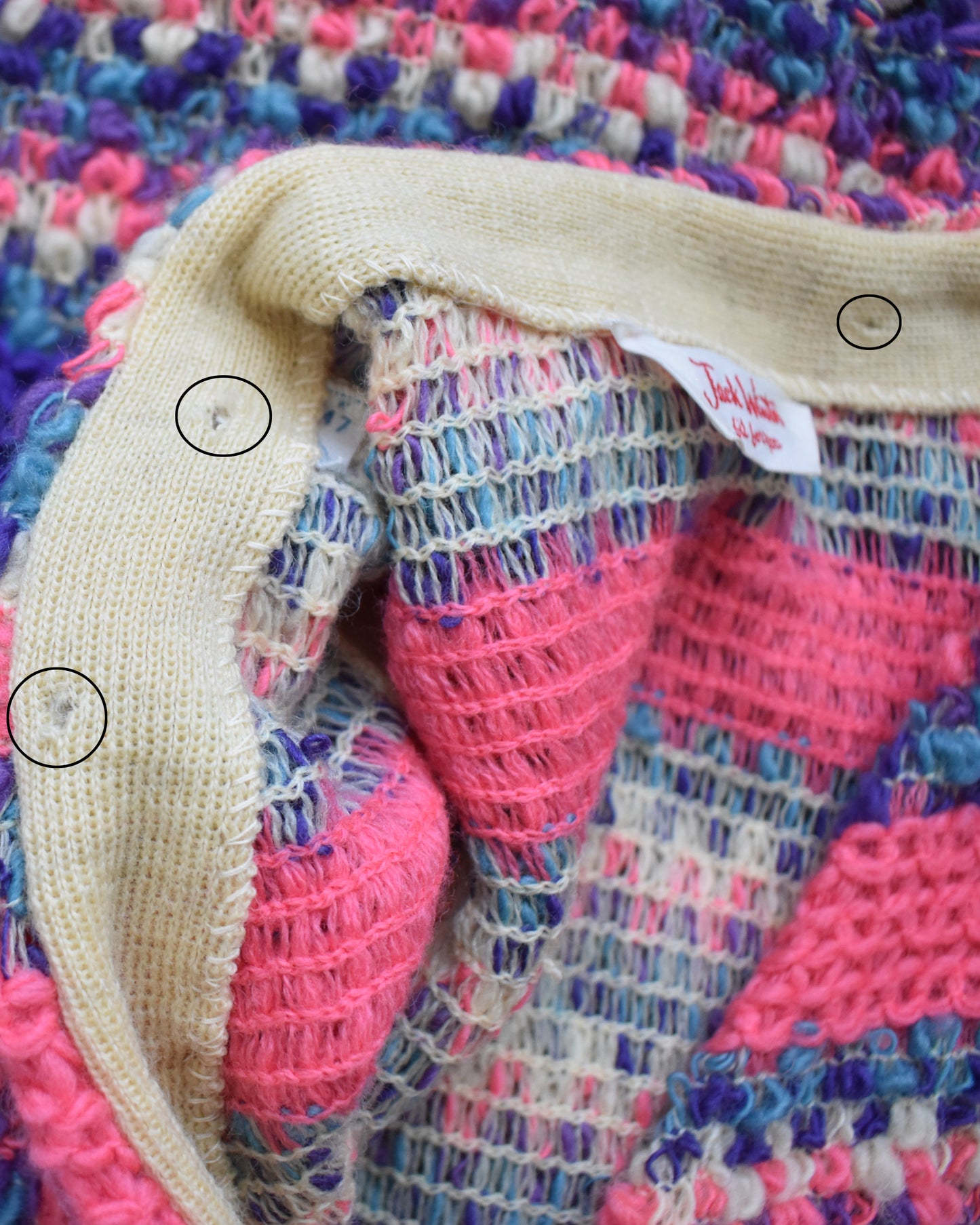 close up of the inside collar that shows small breaks in the wool