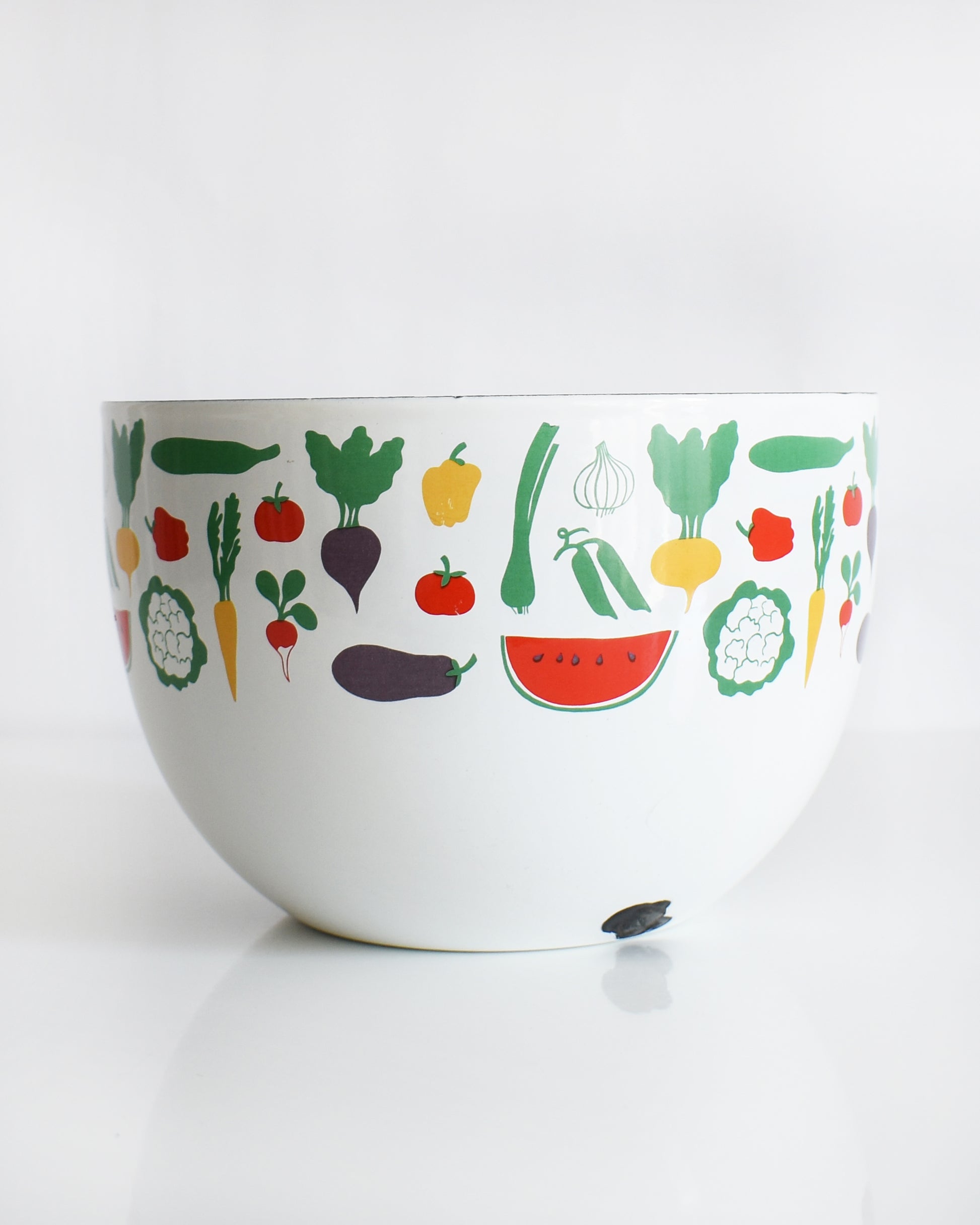 a vintage Kaj Franck for Arabia Finland vegetable & fruit enamel bow