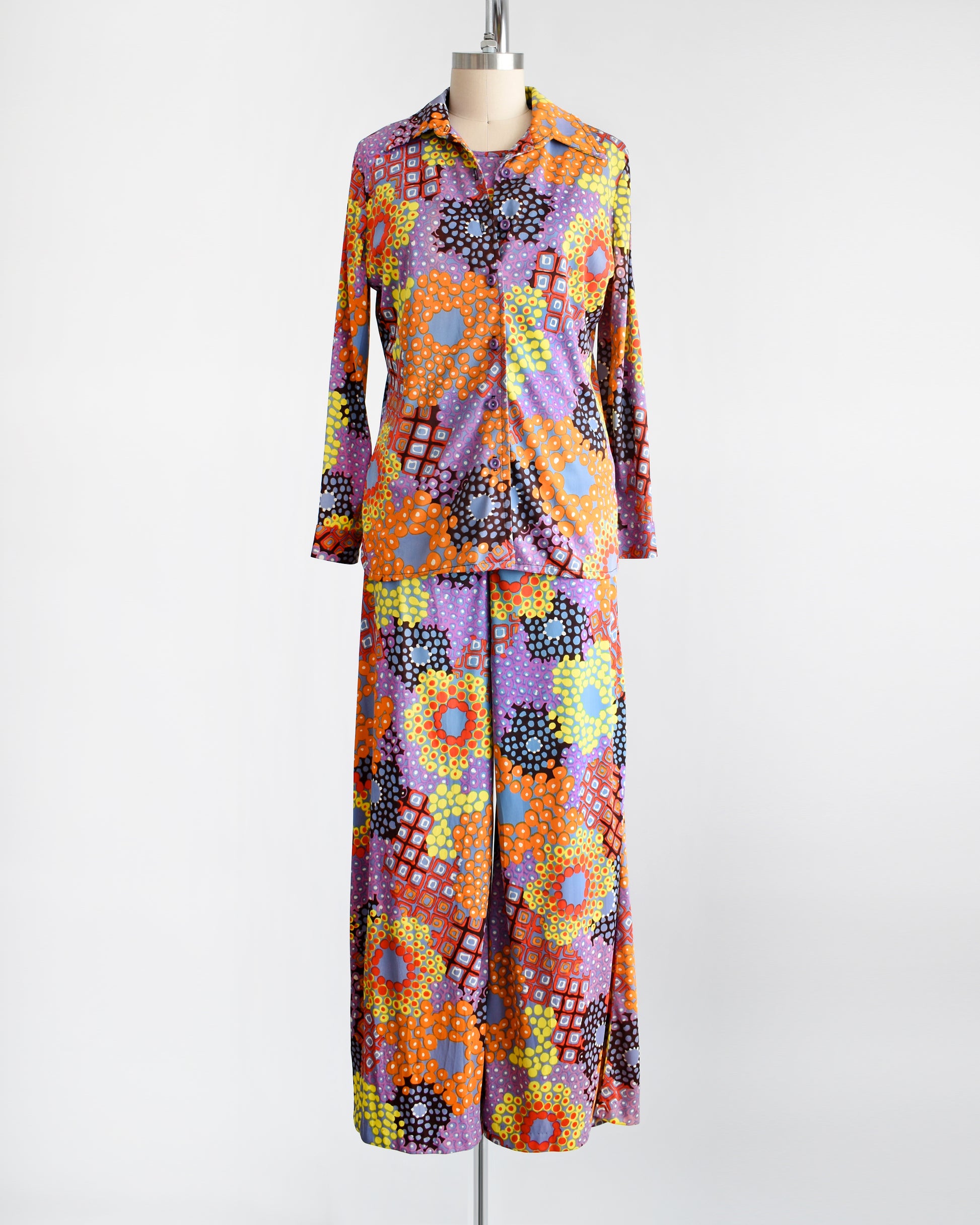 Vibrant vintage 1970 mod floral pantsuit three piece set. 