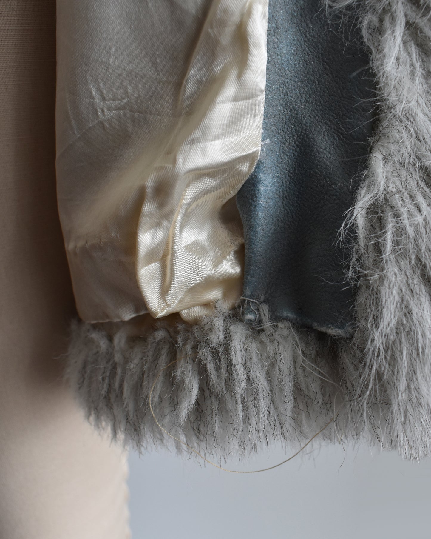 close up of the right hem which shows some undone stitching