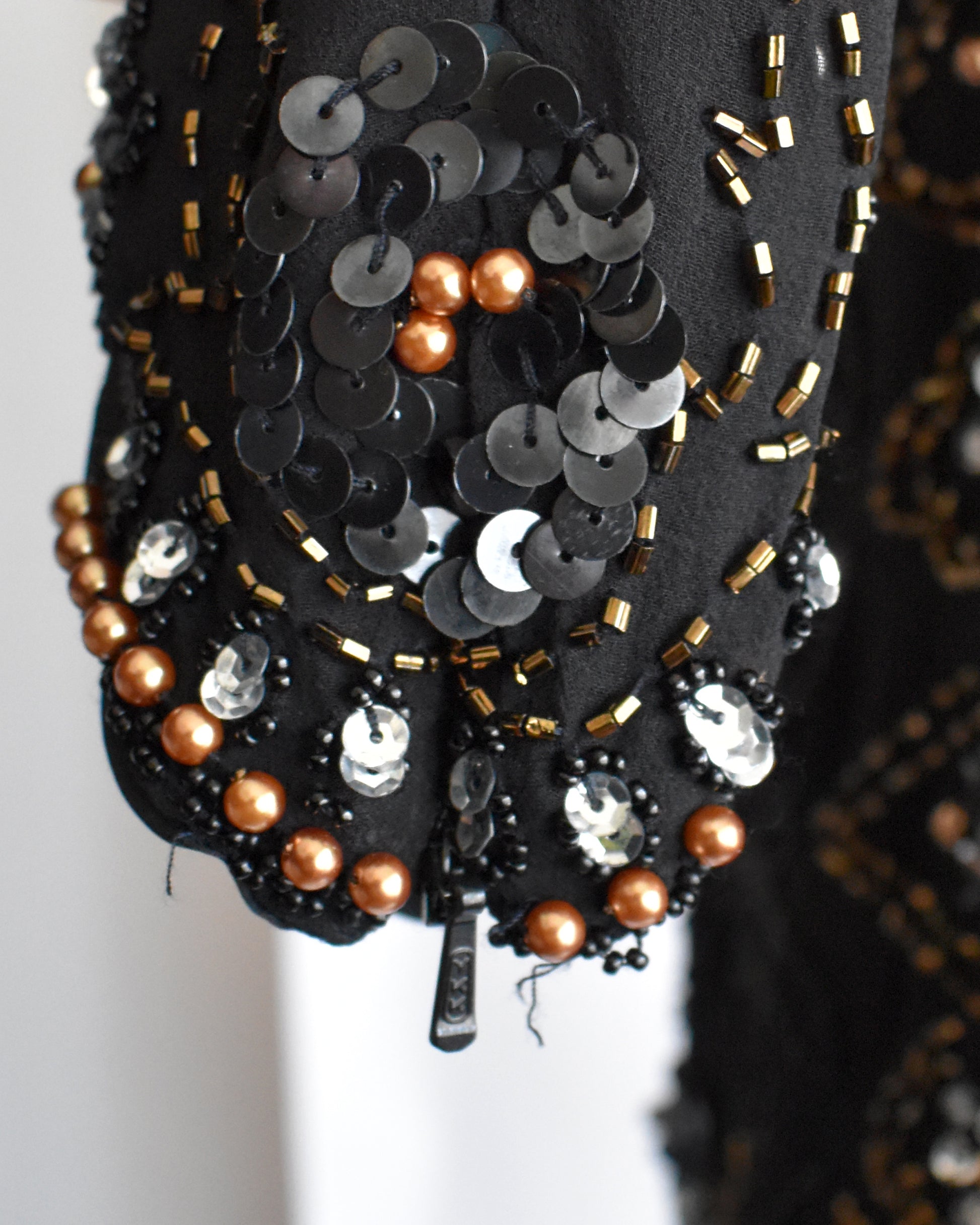 close up of the zippered cuff