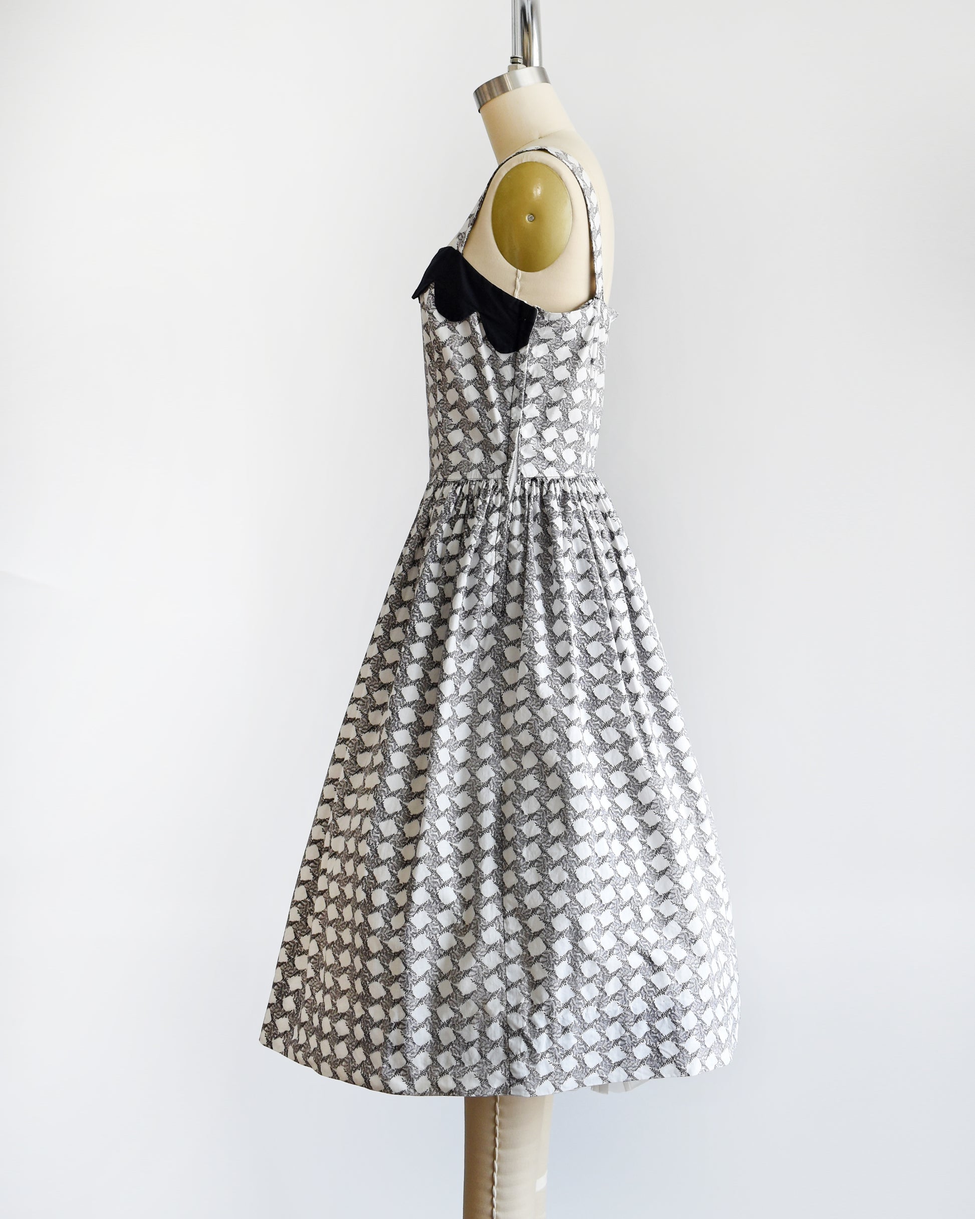 1950s cotton dress 1950s Cotton Puff Sleeves Dress - XS