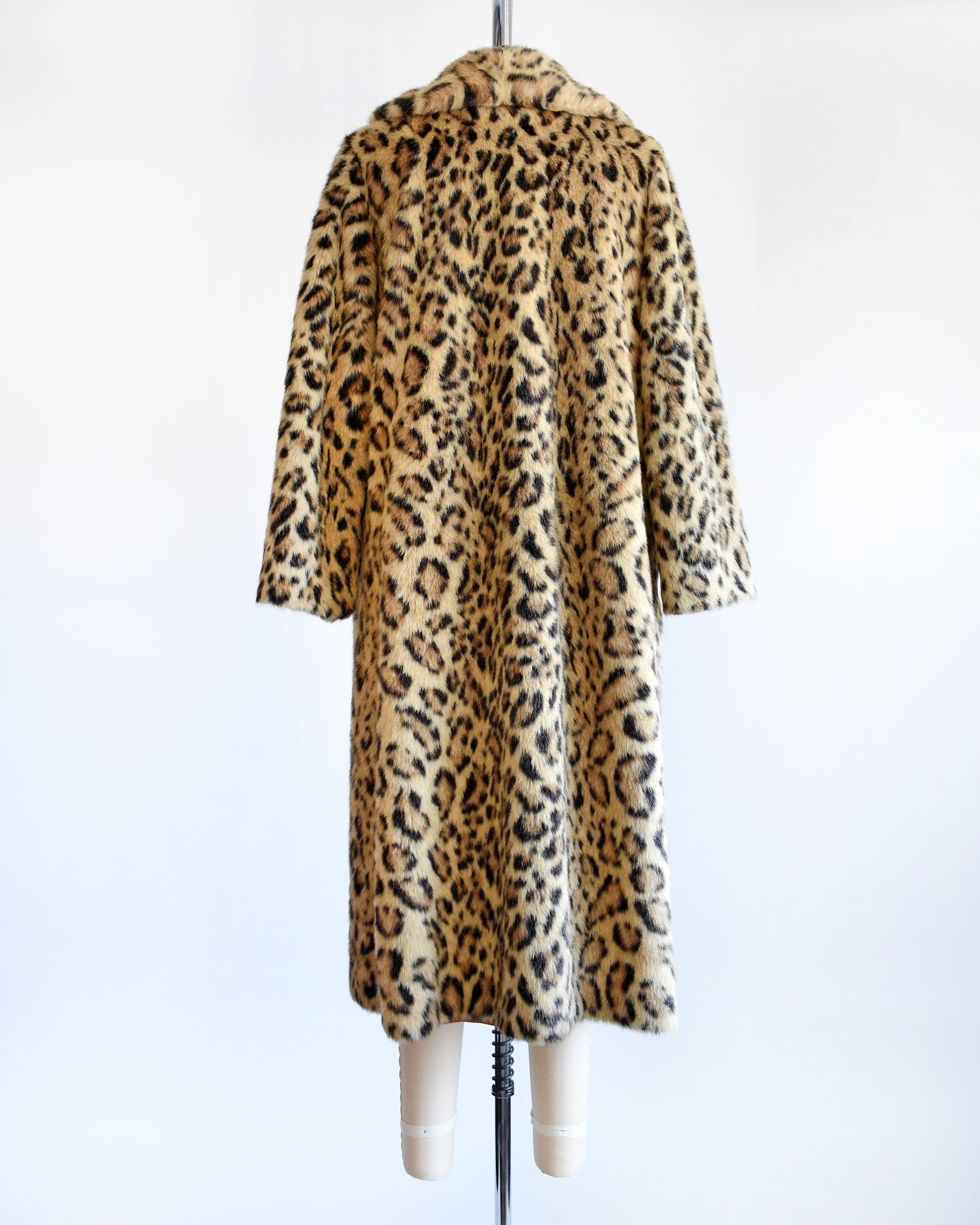 Back view of a fantastic vintage 1970s leopard print faux fur coat. 