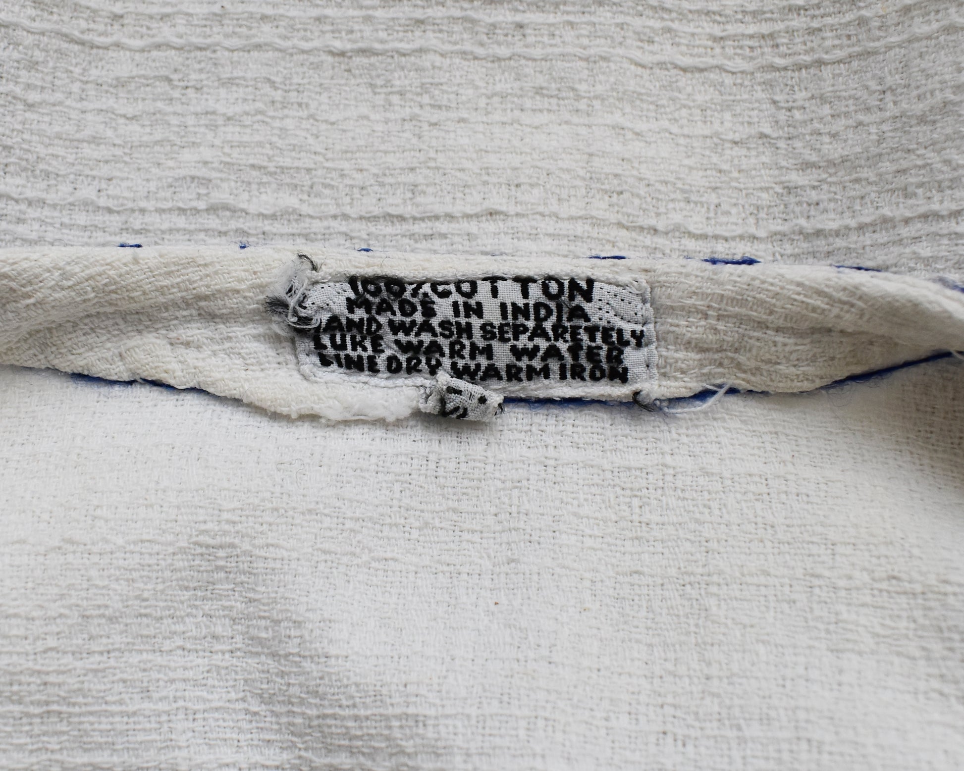 close up of the fabric tag