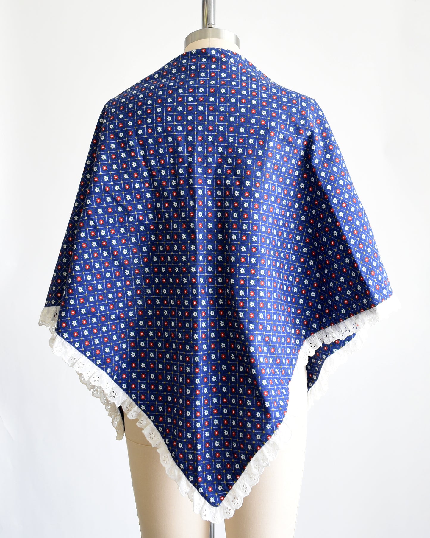 back view of the matching floral shawl