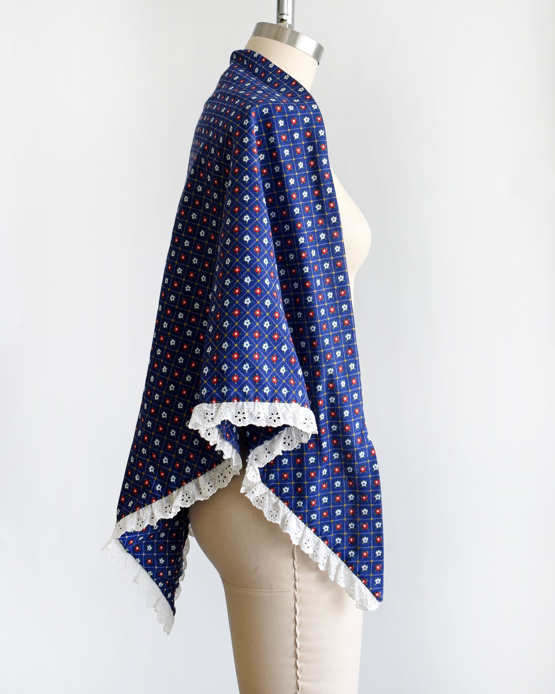 side view of the matching floral shawl