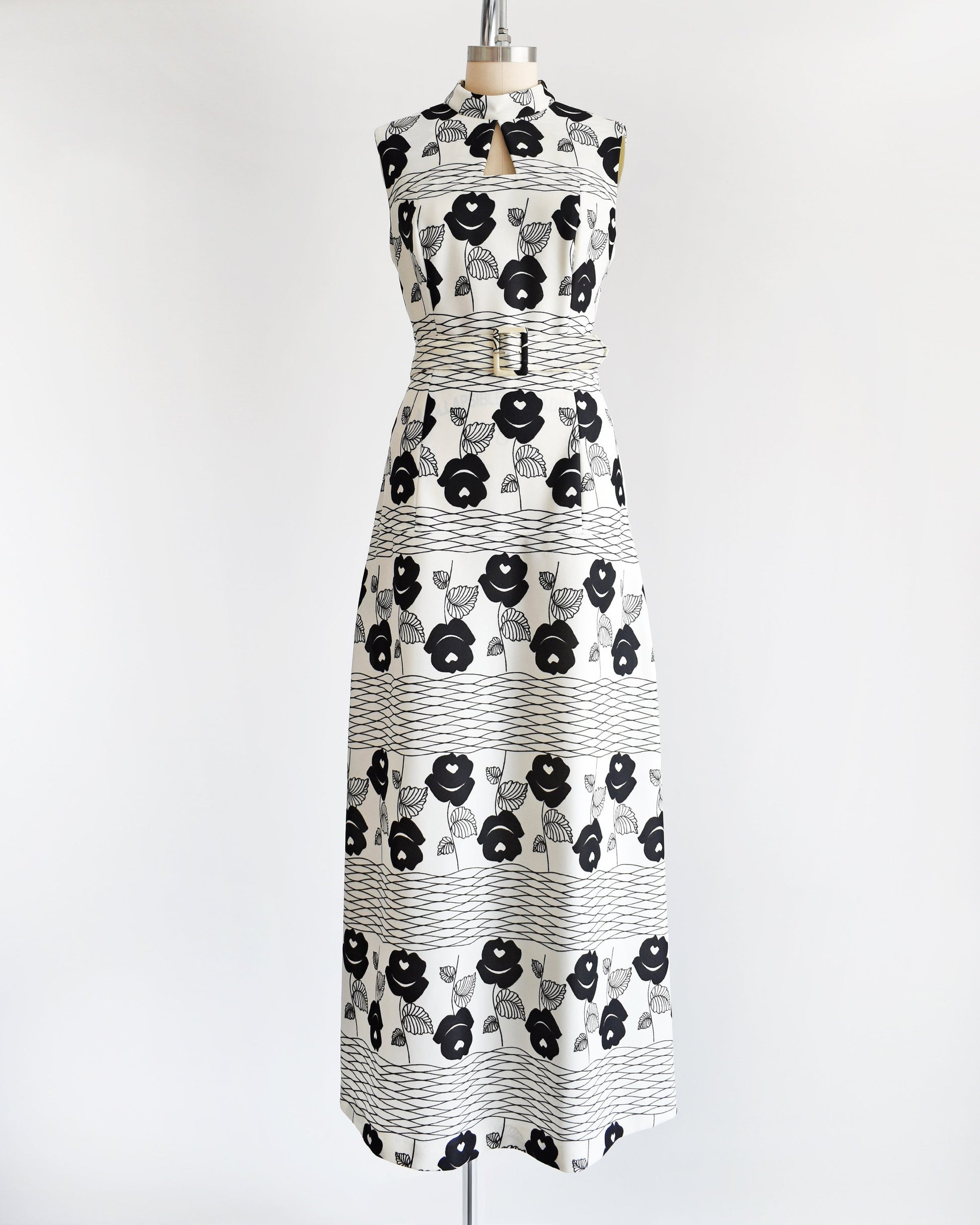Vintage 1970s Black & White Floral Mod Maxi Dress | medium Rust Belt Threads Vintage 1970s Black & White Floral Mod Maxi Dress | medium Rust Belt Threads